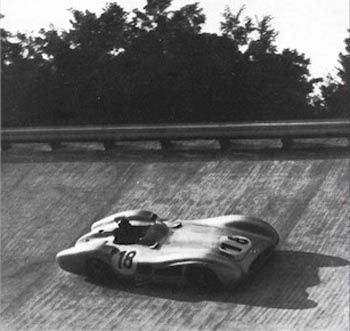 3 secondes separent les 4 Mercedes