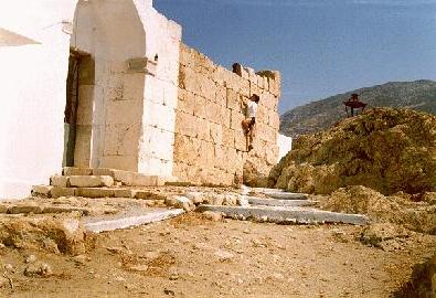 at-the-wall-of-apollo-temple