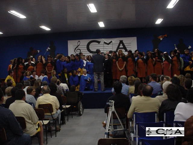 Cor�o com a m�sica Vira Virou