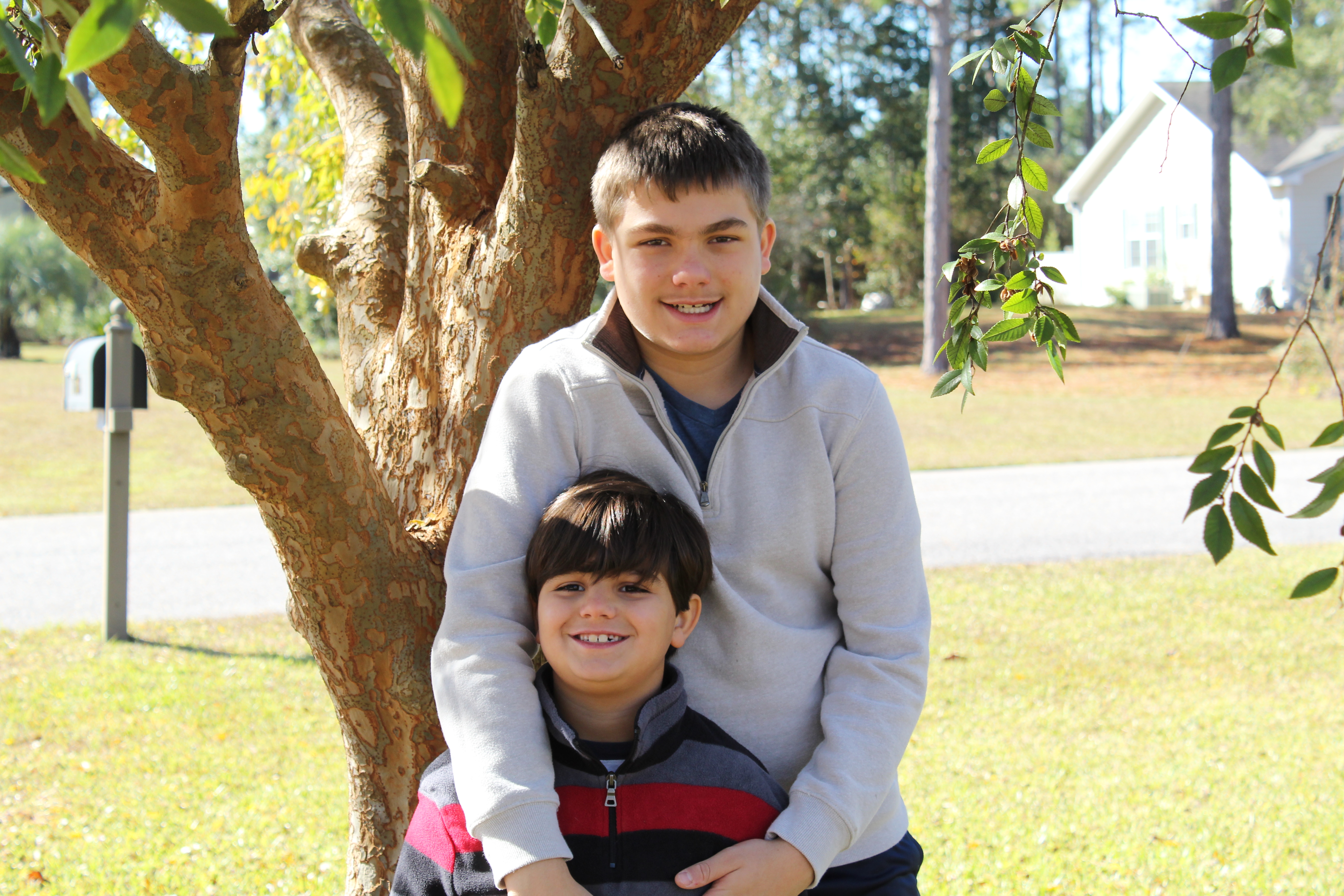 2 boys