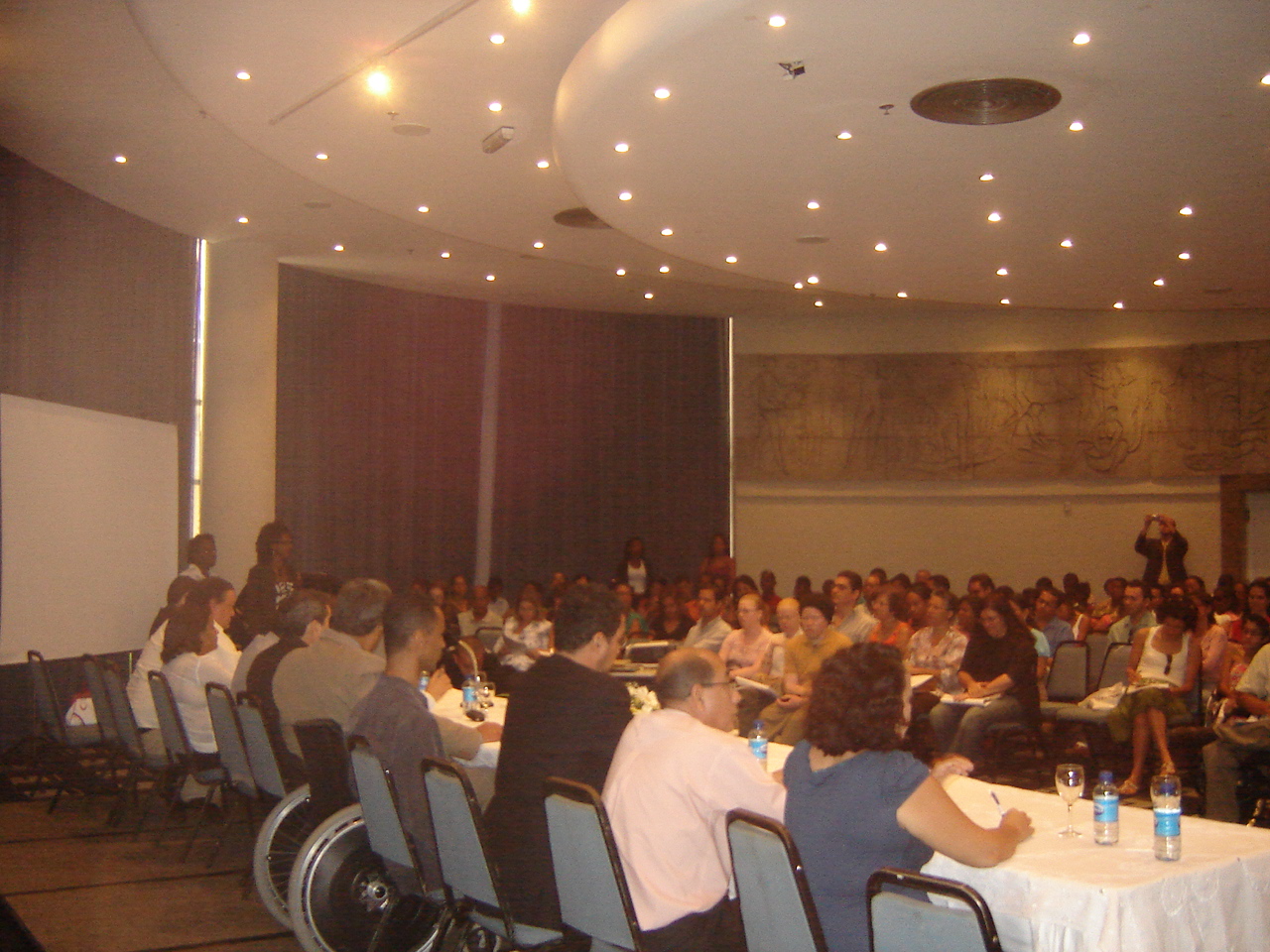 O p�blico presente aos debates do d�cimo semin�rio de acessibilidade de Salvador.