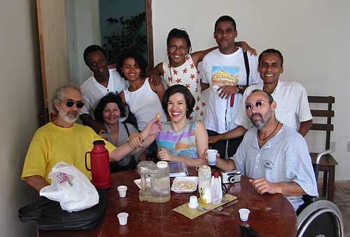 Primeira coordena��o da Cocas se re�ne em volta da mesa.