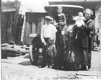 Victoria Shephard Cody with Children