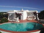vista 002, piscina y casa al fondo (3K)