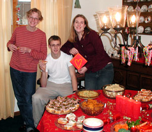 day-linner food and set committee show off their skills