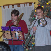 alex and ryan provide a little accoustical entertainment...&nbsp; YEA!!!!!!