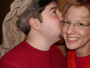 iiiiiii saw davy kissssssing ....cahhhhhhleeeeeeen!