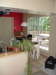 kitchen eat-in area