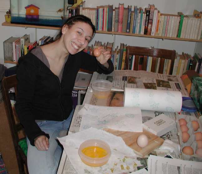 don't let her smile fool you...her egg is still full!!&nbsp; hah!