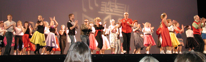 woah!!!&nbsp; the stage was FULL!&nbsp; check out the double time steps!