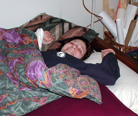 emily, rooting me on from the bed.&nbsp; what a cheering team!&nbsp; 