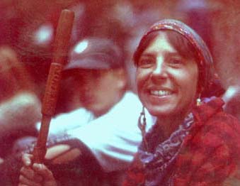 zz_92b_098_Woman_with_walking_stick.JPG (13544 bytes)