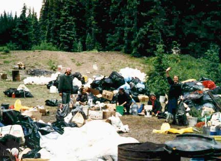 zz_92b_340_Rainbow_trashcrew_afterwards.JPG (35554 bytes)