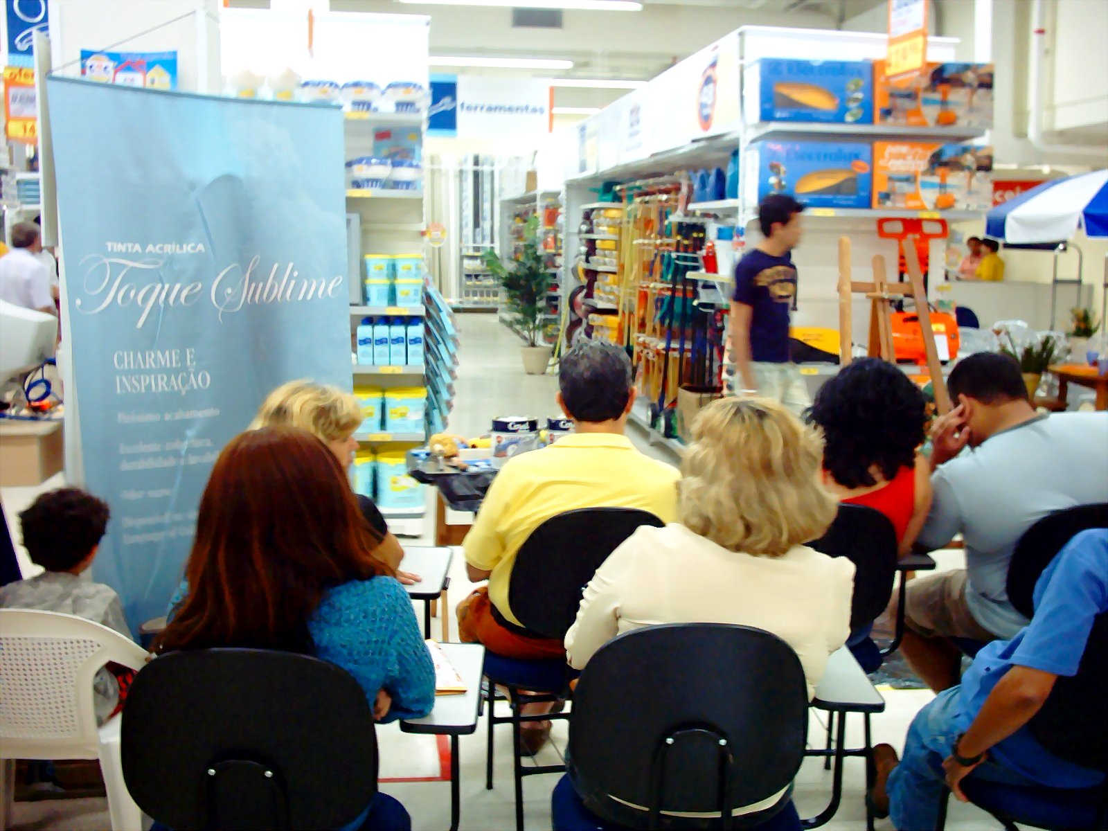 Participantes do Curso Texturas e Efeitos Especiais, promovido pelas Tintas Coral