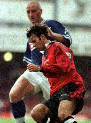 (giggs6.jpg)