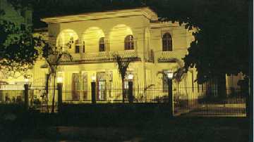Fachada Centro Cultural Comfamiliar