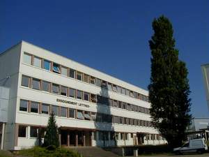 Le b�timent Enseignement, lieu des 18 ateliers du congr�s 2006