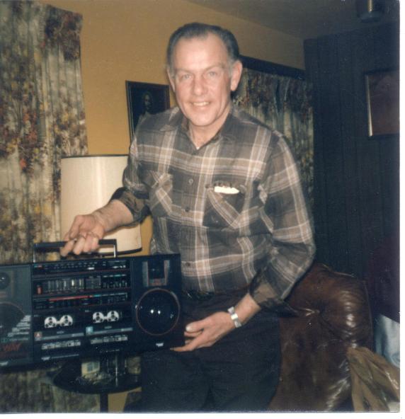 Just look at this radio !