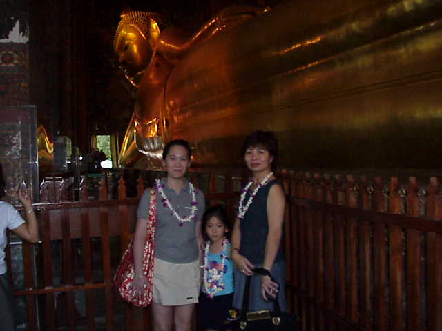 Reclining Buddha in Bangkok x'mas 2000