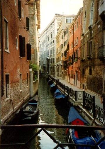 Side Canal