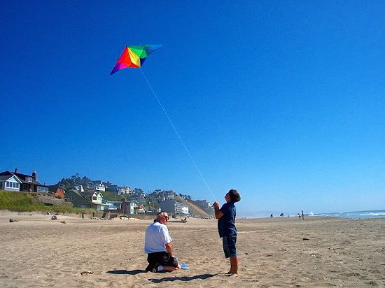 Flying kites, Oregon Coast