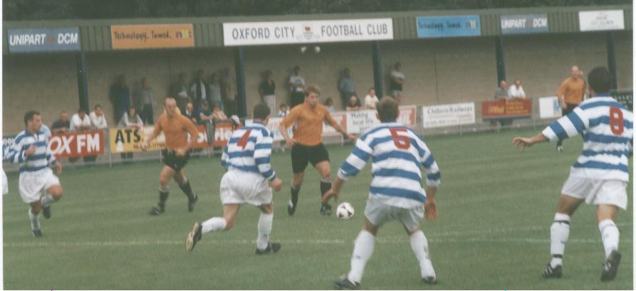 31.8.02 : FA Cup - Oxford City 0 Cray Wanderers 1. Mark Hammond in action.