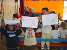 Crianças com desenhos