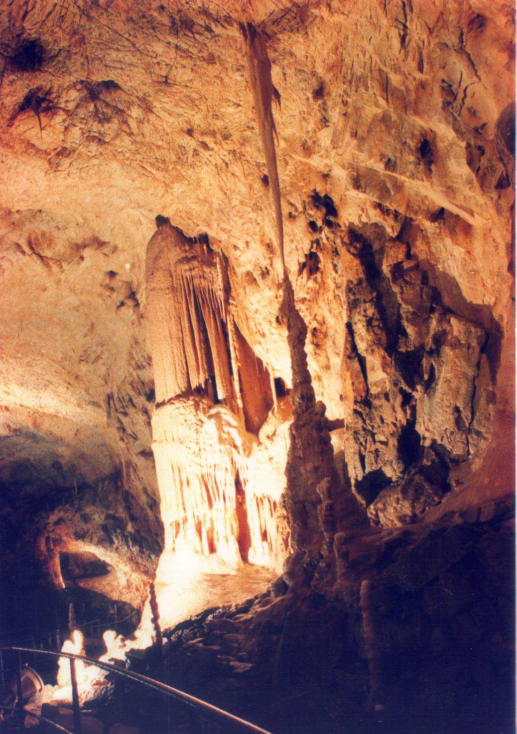 BEARS' CAVE 3