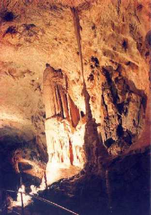 BEARS'CAVE 3