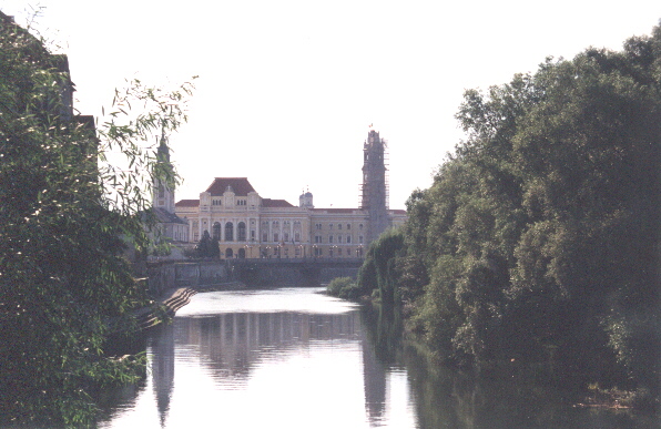 RIVER CRIS IN DOWNTOWN 