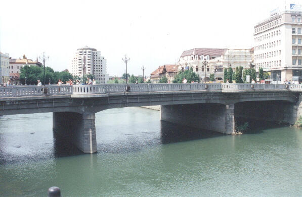 BRIDGE OVER RIVER CRIS