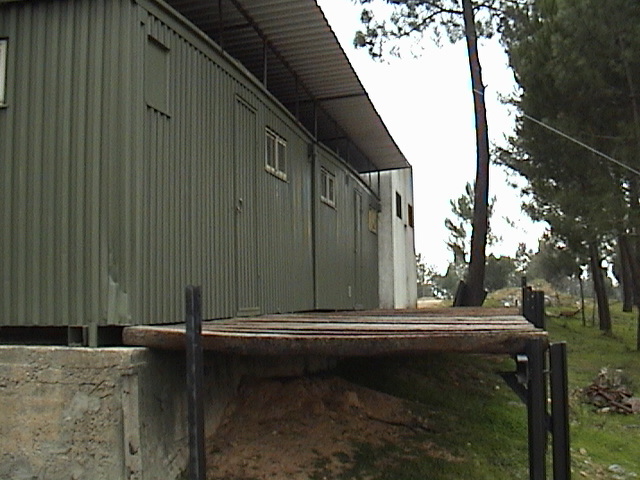 contentor_p.JPG (54849 bytes)