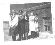 
(no caption)
2nd from the left is Madeline O
