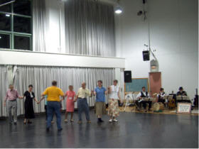 
Linda's SO ?
Linda
Ginger
(folk dancing)

