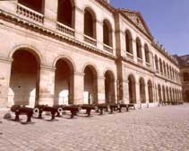 Military Museum Canons West