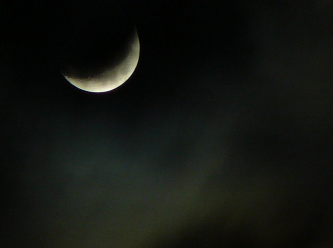 Image of a cresent moon