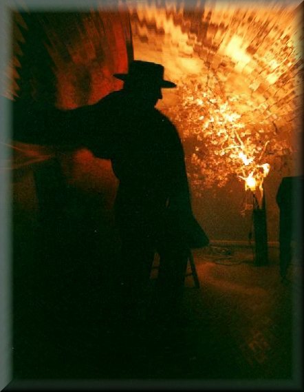 elioskygbut.jpg (39935 bytes)