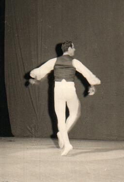 klass2.jpg (11357 bytes)