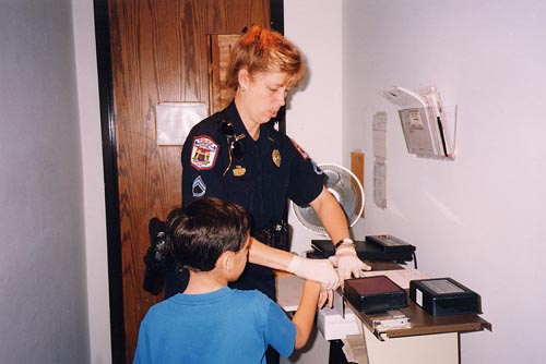 fingerprint.jpg (27891 bytes)