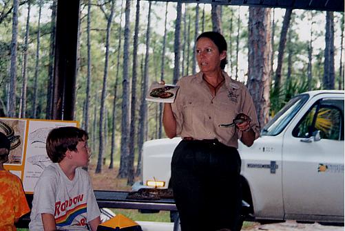 snakelady.JPG (40482 bytes)