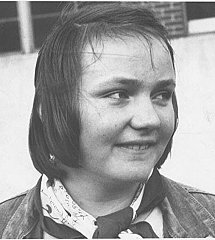 Tracy Lea Landis in front of the People's Warehouse 1975