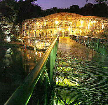 curitiba1.jpg (27809 bytes)