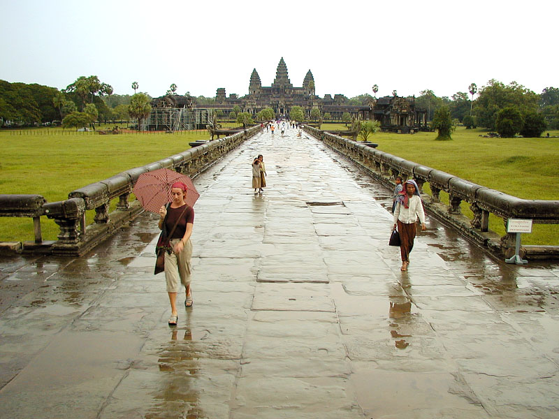 path to angkor