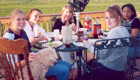 Girl's having din din