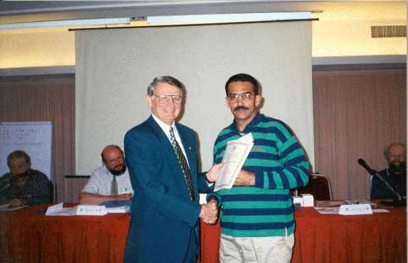 Alan Borwell (ICCF President) with Pablo Salcedo Mederos (CUB) (20.528 bytes)