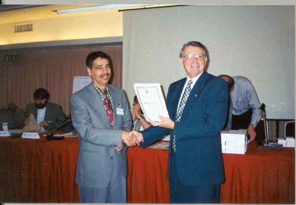 Med Samraoui (Zonal Director - 4.Africa/Asia with Alan Borwell (ICCF President) (20.009 bytes)