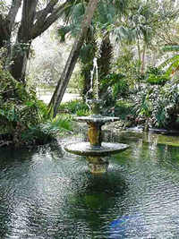 Lovely fountain, that unfortunetly streams out sulfer water! GAG!