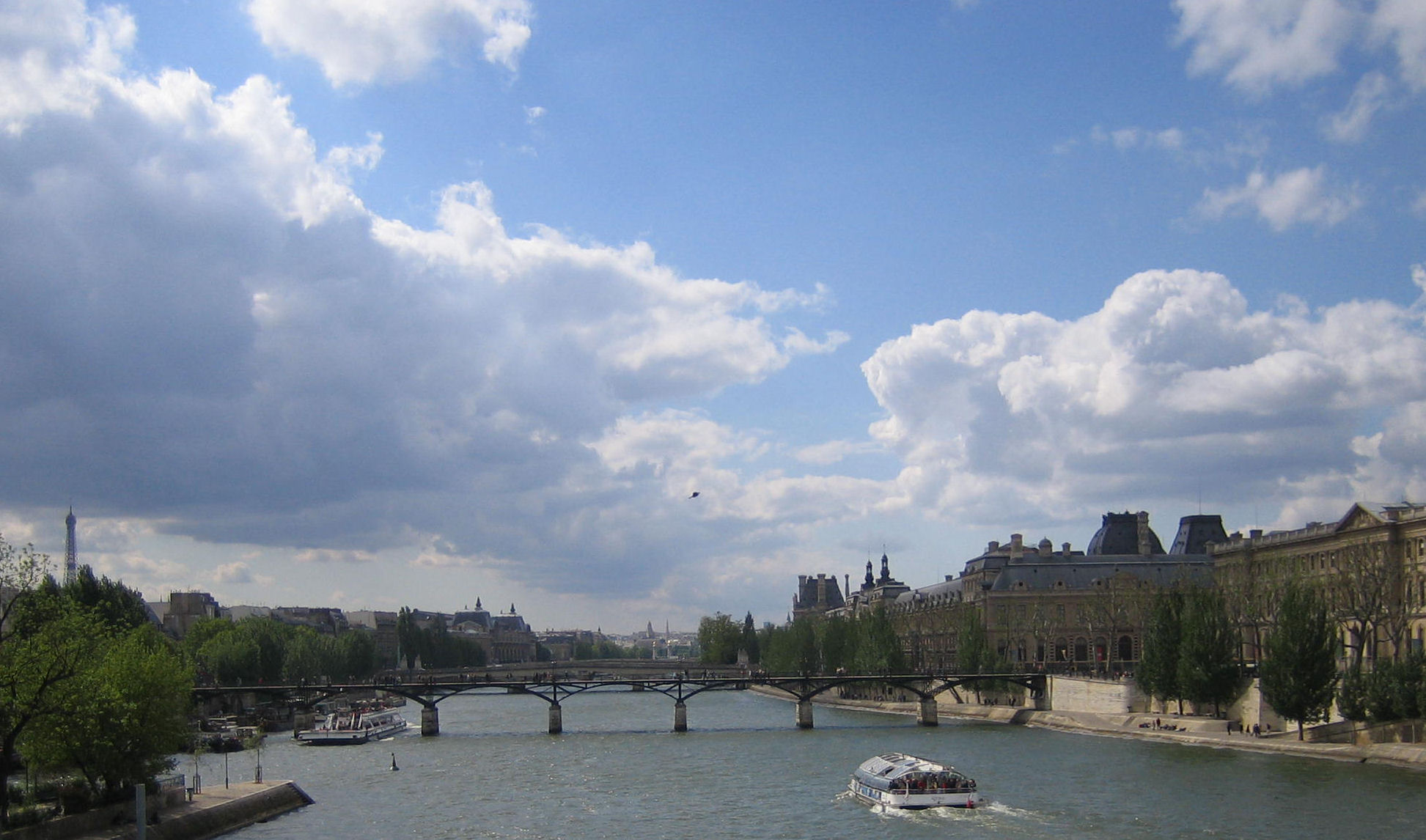 Seine-Louvre Sky