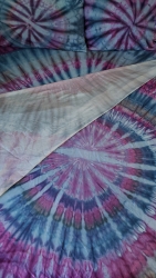 sheet set dyed with ice in a spiral