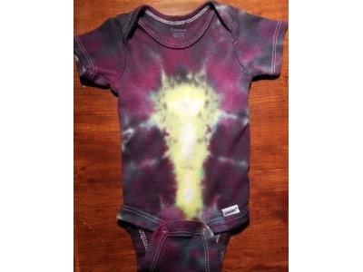 Tulip shaped design centered on a onesie.